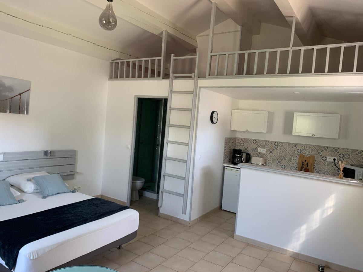 L'Aparte - Studio Les Amandiers Pignans Bagian luar foto